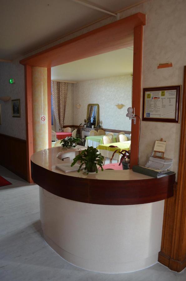 Hôtel Restaurant du Cheval Blanc Saint-Boil Extérieur photo